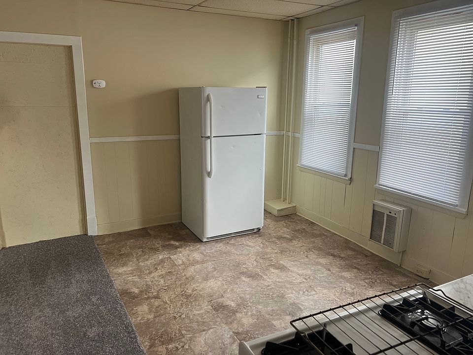 2nd image of 223 4th Ave