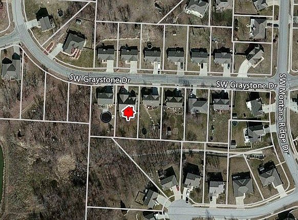 2nd image of 1211 SW Graystone Dr