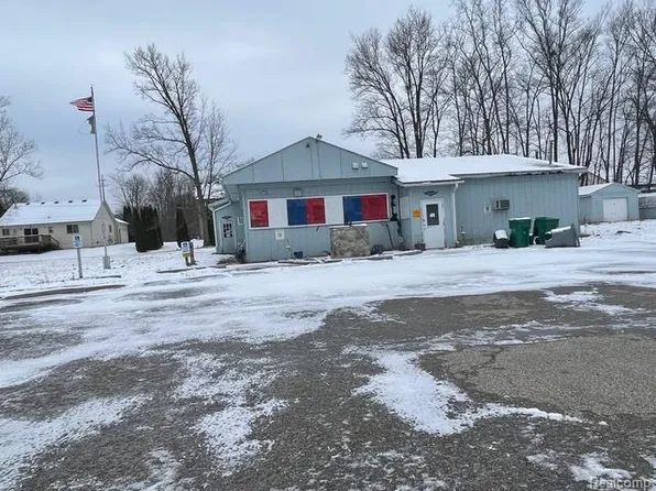 2260 S Belsay Rd, Burton, MI 48519