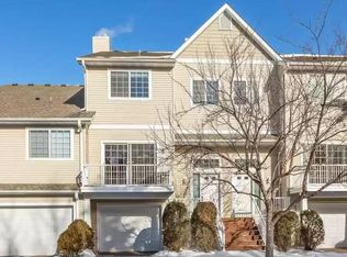 652 Willoughby Way W, Minnetonka, MN 55305