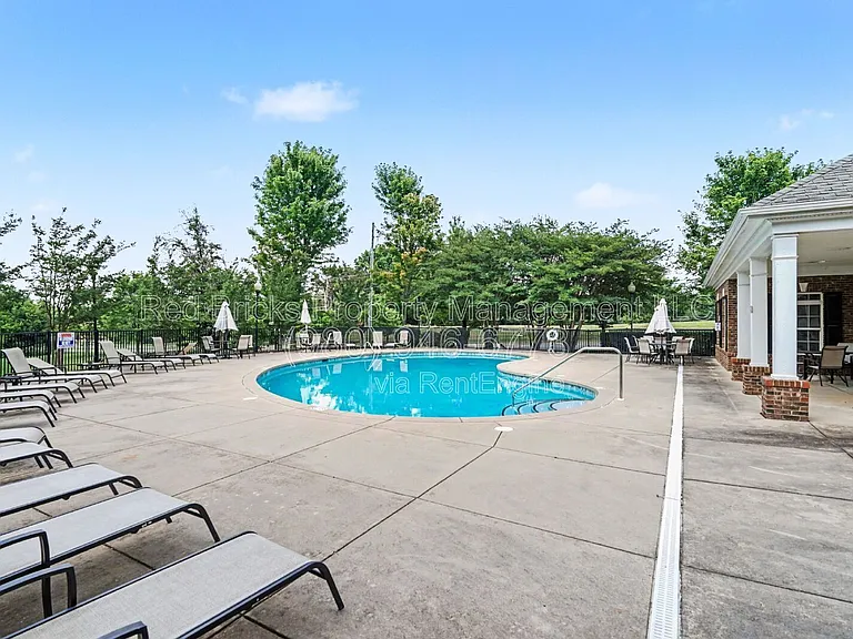 10420 Benfield Rd — Photo 33