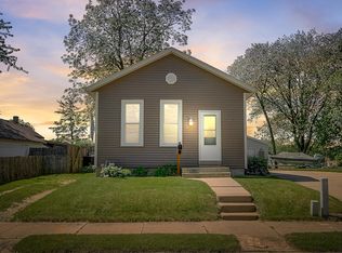 647 Anderson St, Oconomowoc, WI 53066