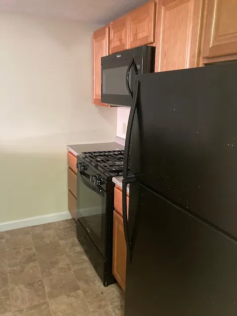 2 bed, 1000 sqft, $1,895 — Photo 2