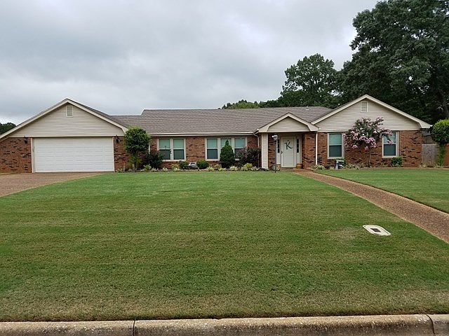 1st image of 104 Westbury Ln