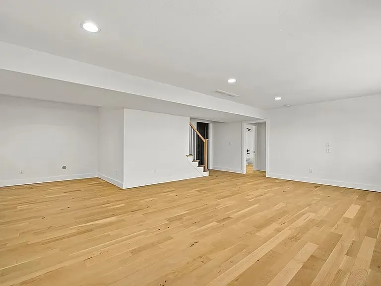 100 & 102 Amberwood Ct — Photo 41