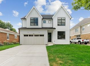768 S Hillside Ave, Elmhurst, IL 60126