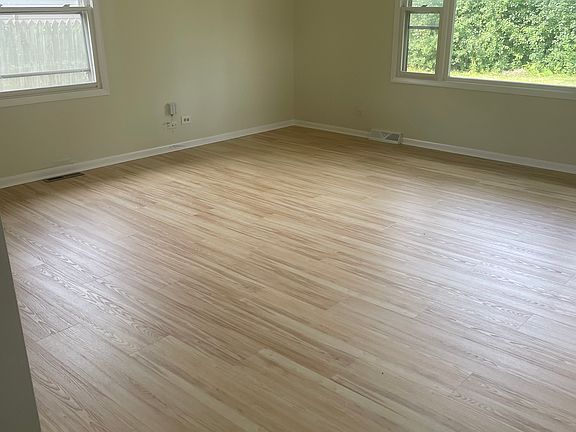 4th image of 1828 Highland Ave