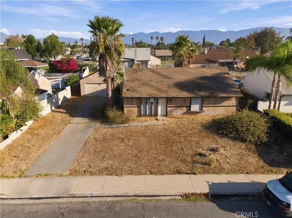 1360 W Van Koevering St, Rialto, CA 92376