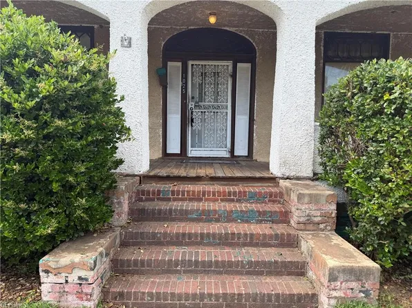 1025 W High St, Petersburg, VA 23803