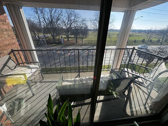 5th image of 4410 W 111th St APT 301