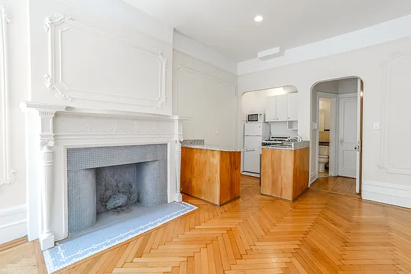 Rented by The New Millennium Co. | media 22