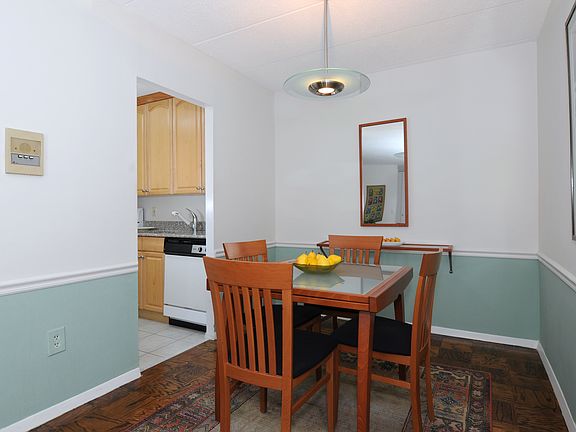 5th image of 1085 Warburton Ave APT 614