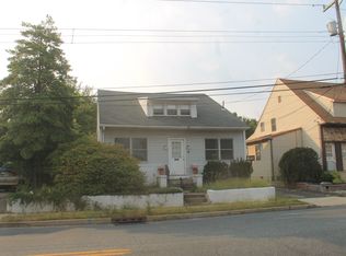 9 E Laurel Rd, Stratford, NJ 08084