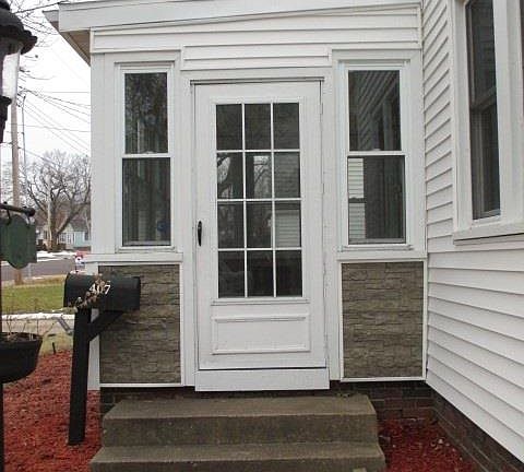 2nd image of 407 W Albany Ave