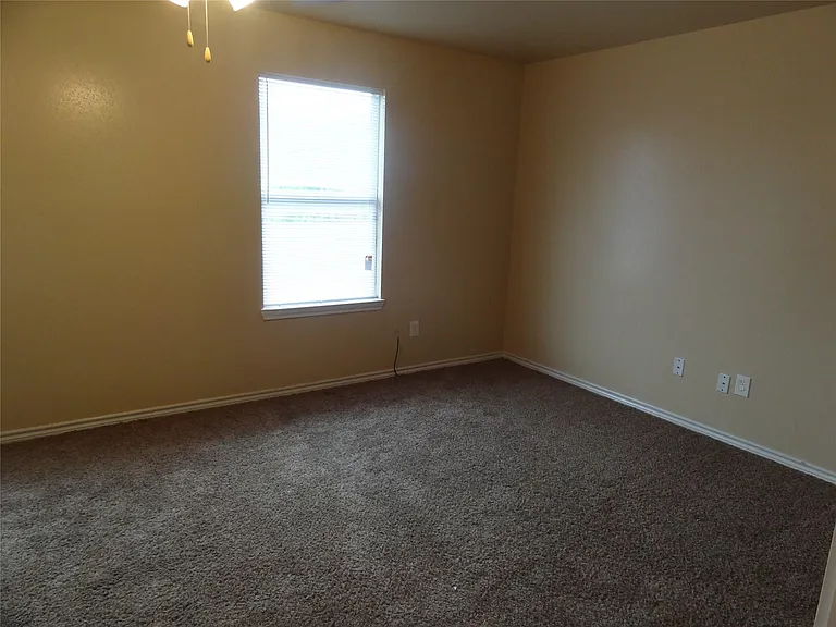 1554 Stone Village Dr — Photo 14