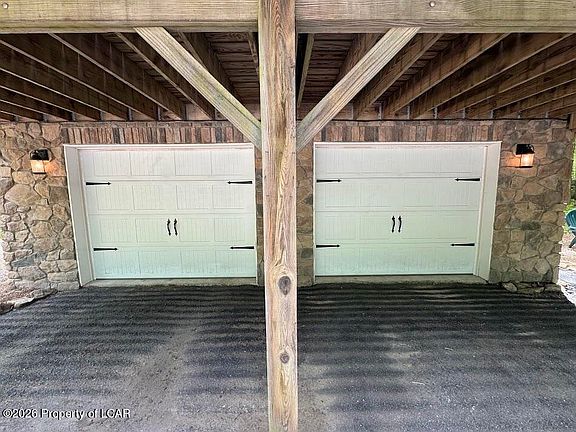 4th image of 11 Little Bear Ln