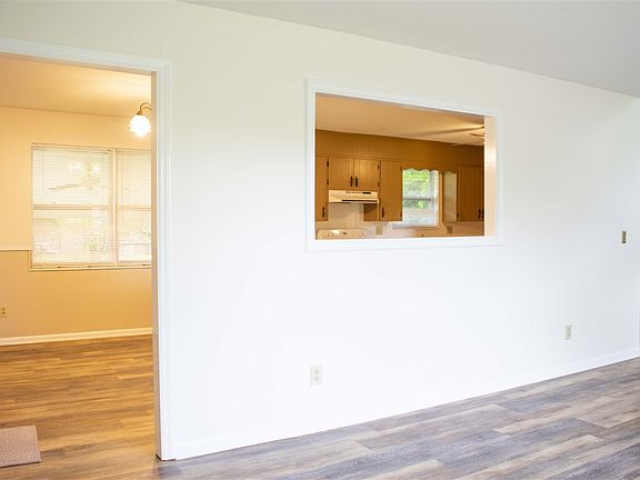 5th image of 4629 Marlie Cir NW