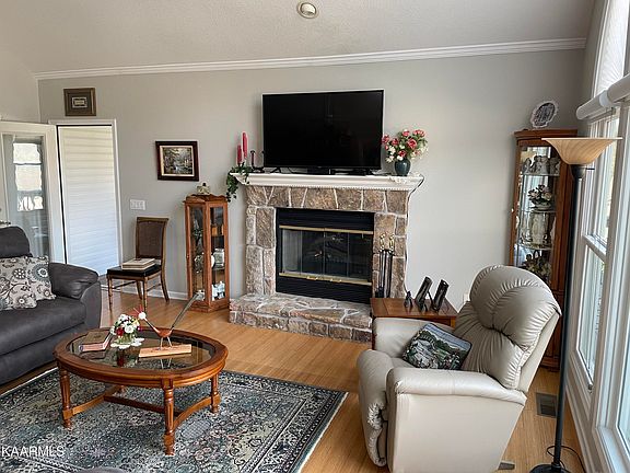 4th image of 153 Lafayette Ter APT 23