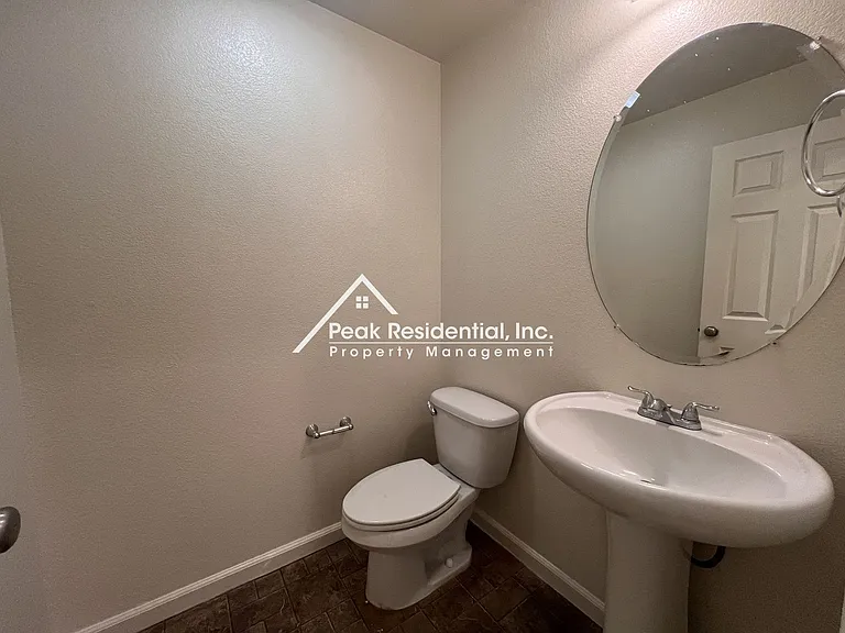 882 Bullion Ln — Photo 11