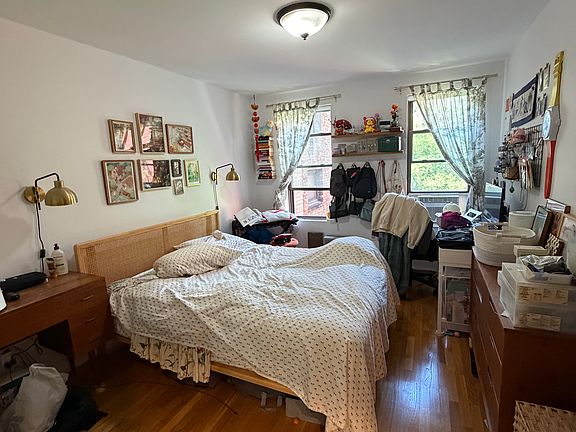 2nd image of 241 E 77th St APT 3R