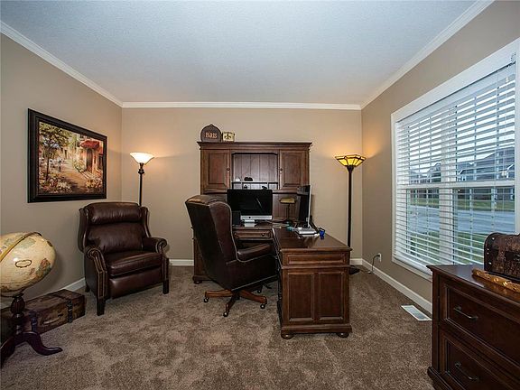 4th image of 611 Rock Creek Dr