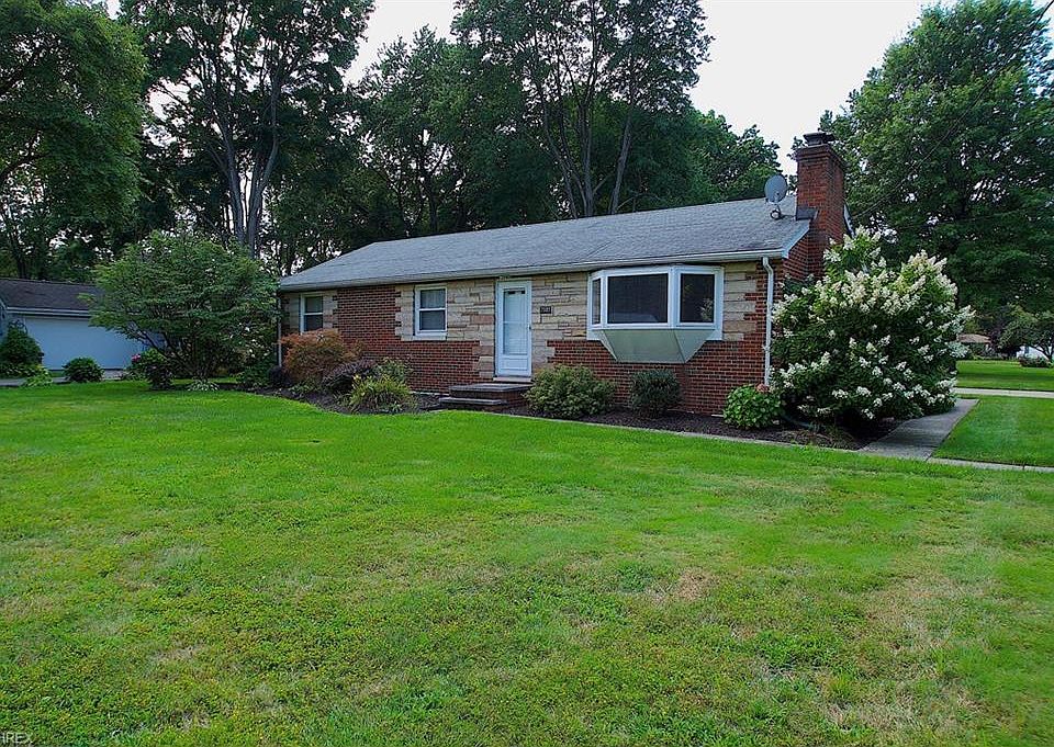 1st image of 7582 Acacia Ave