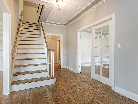 5th image of 1401 N Russell St