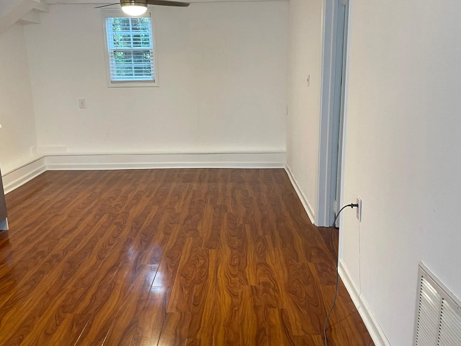 211 Cambridge Ave — Photo 2