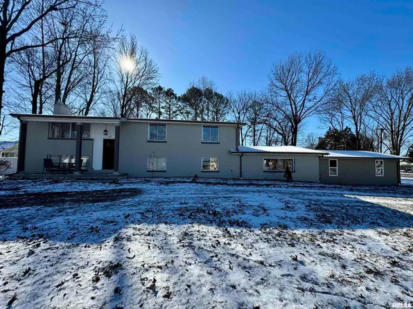 1303 W Grand Ave, Carterville, IL 62918