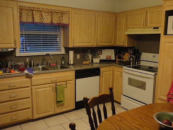 Kitchen with plenty of cabinets