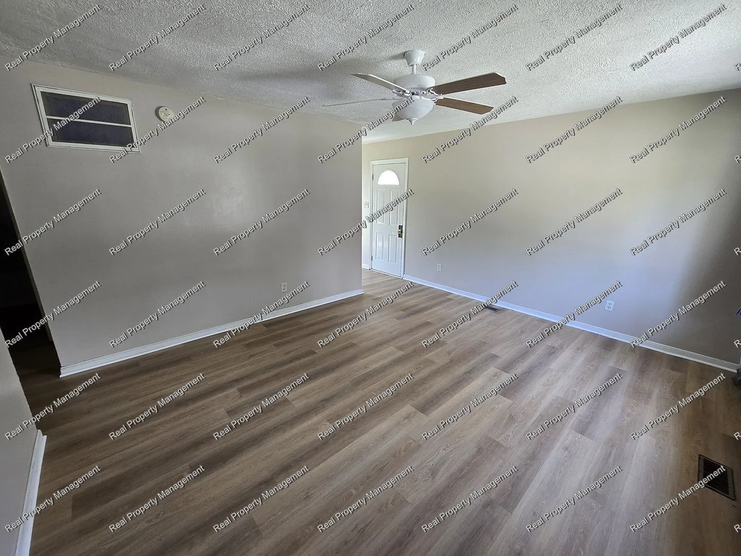 Updated 3 Bedroom Ranch — Photo 3