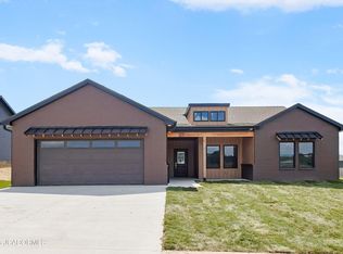 2153 Moonflower Dr, Holts Summit, MO 65043