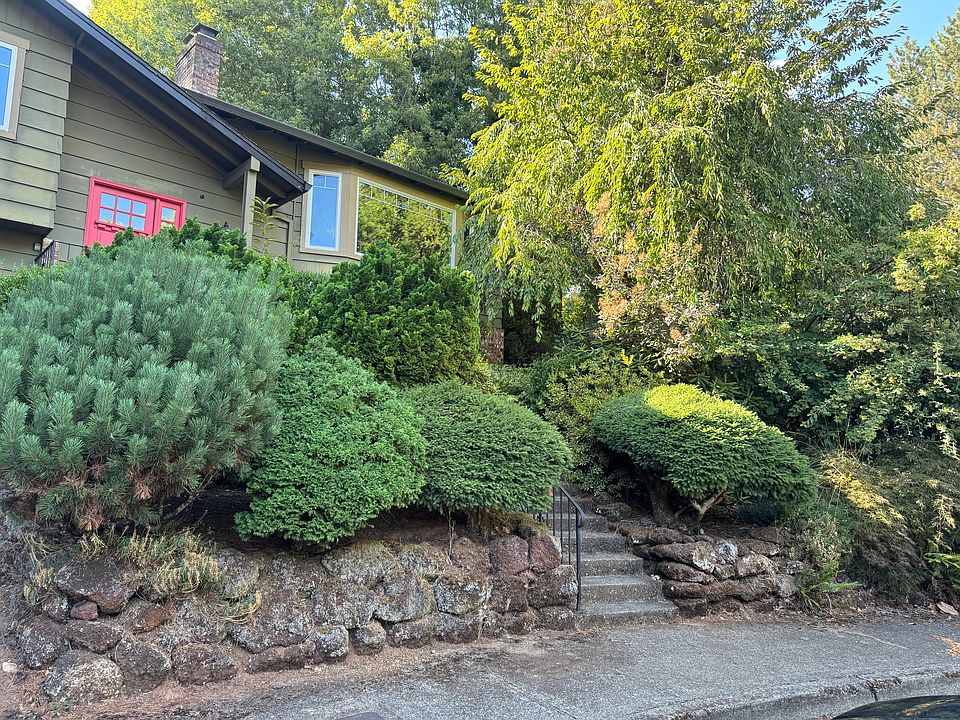 1st image of 17712 SW Cardinal Ct