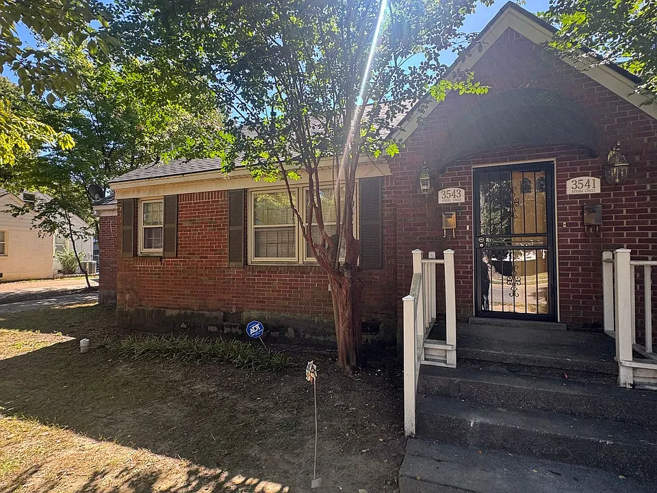 3541-3543 Aurora Cir