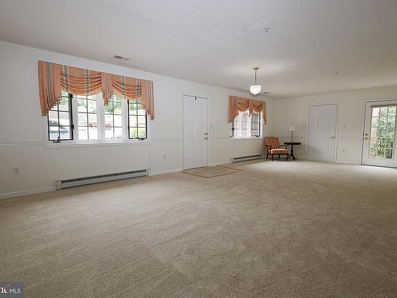 4th image of 1025 Matthew Ct