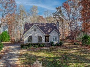 221 E Plantation Cir, Reidsville, NC 27320