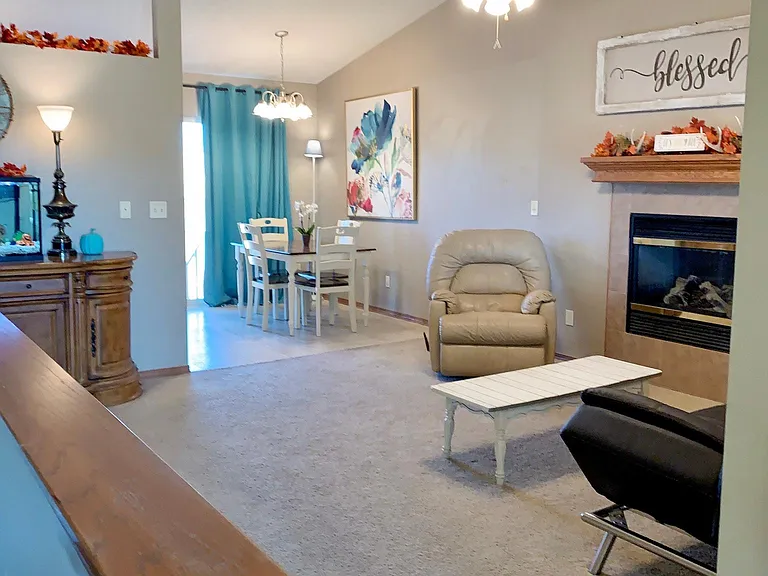 743 S Westview Cir — Photo 2