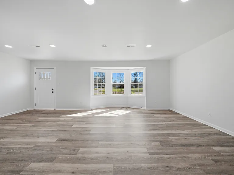 1403 Herrington Rd — Photo 2