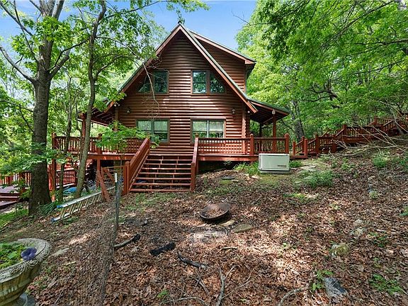 2nd image of 412 Indian Trail Dr