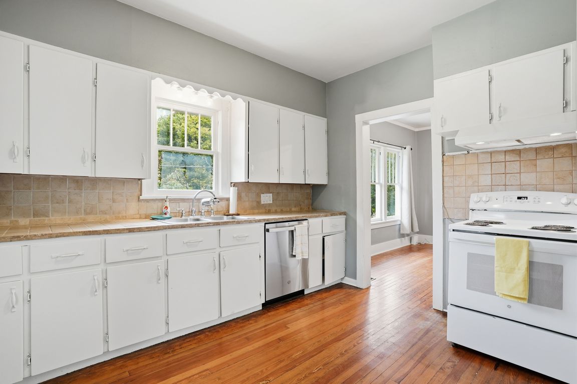 next background image