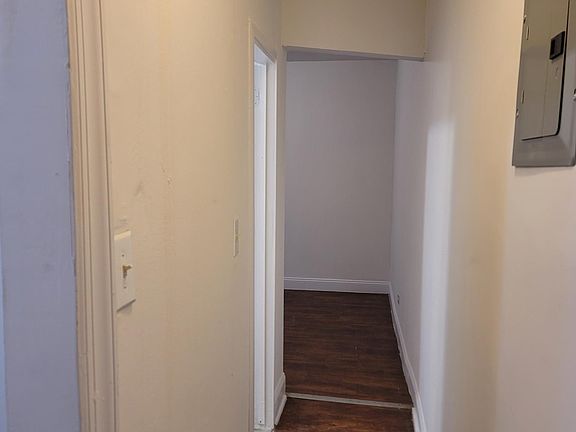 4th image of 415 E 154th St