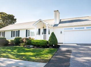 35 Sunny View Ct, Warwick, RI 02886