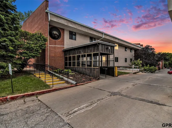 2820 N 66th Ave APT 203, Omaha, NE 68104