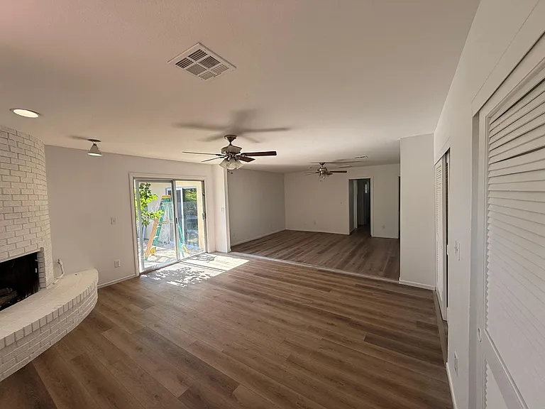 2107 Frontier Ave — Photo 11