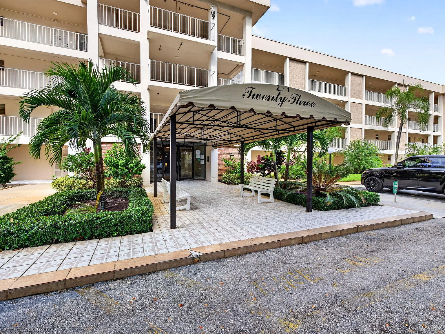 1 bed, 1.5 bath, 900 sqft, $1,950 — Photo 3
