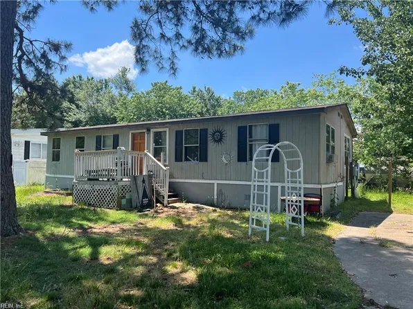 1305 Blue Jay Dr, Virginia Beach, VA 23453