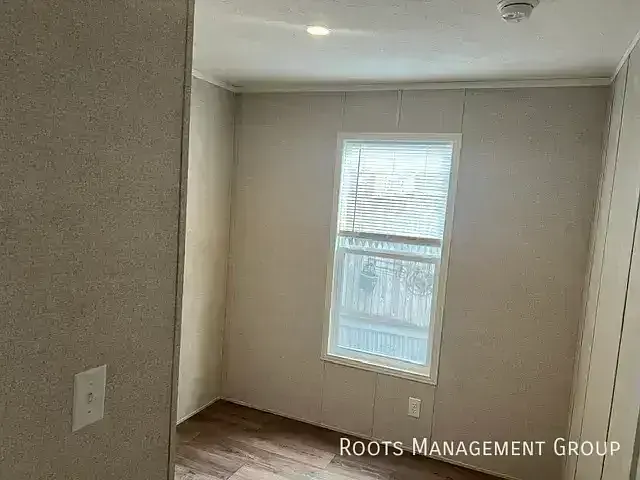 1421 Winona St #1421WN — Photo 6