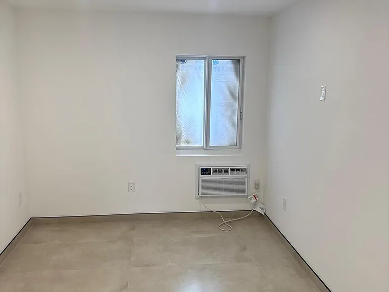1235 Normandy Dr #2 — Photo 4