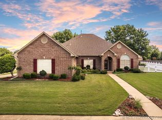 201 S 67th St, Broken Arrow, OK 74014