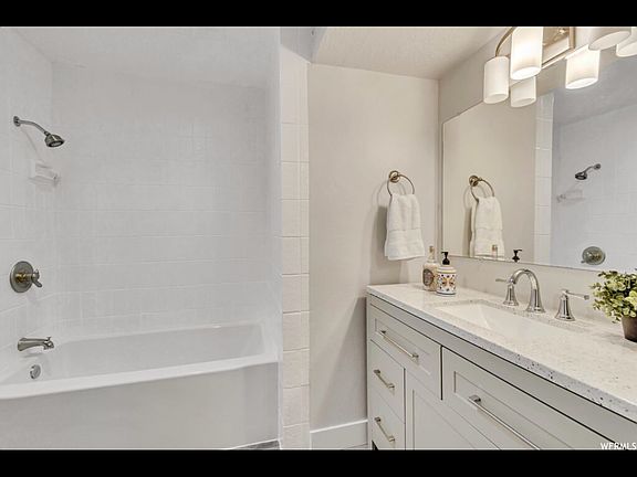 4th image of 505 S Montgomery St